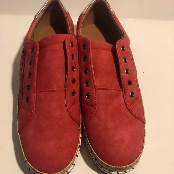Catch a break womens slip on shoe. NWOB. Red. size 42 EU - Picture 1 of 8